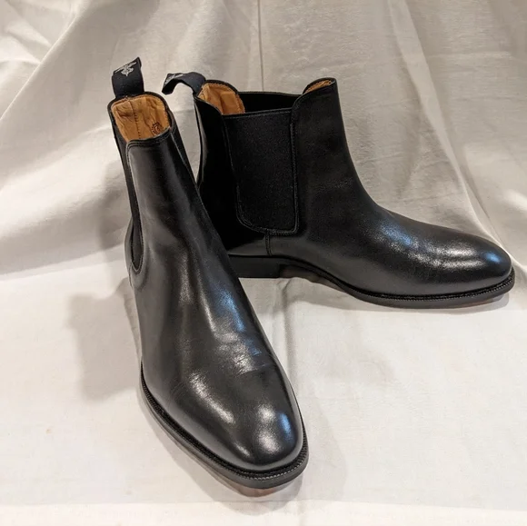 NIB Black Fluevog City Angel Chelsea Boot - Picture 3 of 3